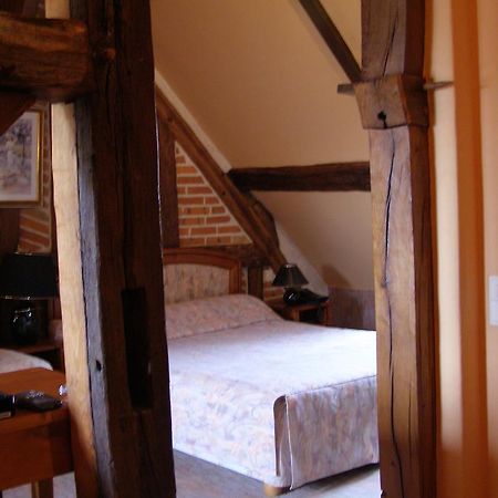Logis Auberge A La Tete De Lard La Ferté-Imbault Exterior foto